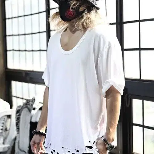 Mukha 데미지 빈티지 U넥 반팔 티셔츠(화이트)(새상품)