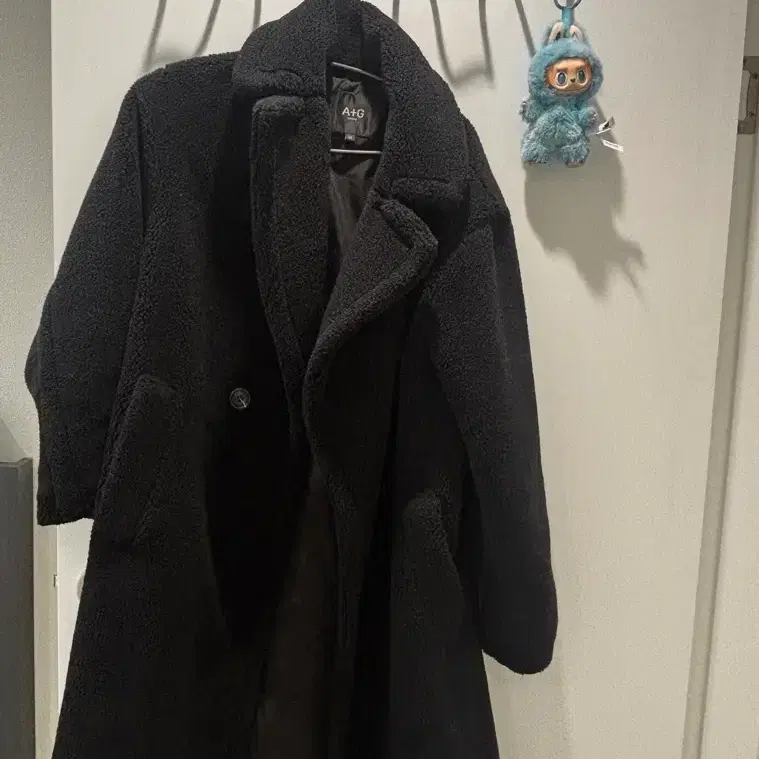 뽀글이 롱코트 블랙