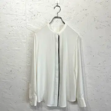 [ iCB ] Back Satin Amunzen 긴팔 밴드 카라 블라우스 화이트 S