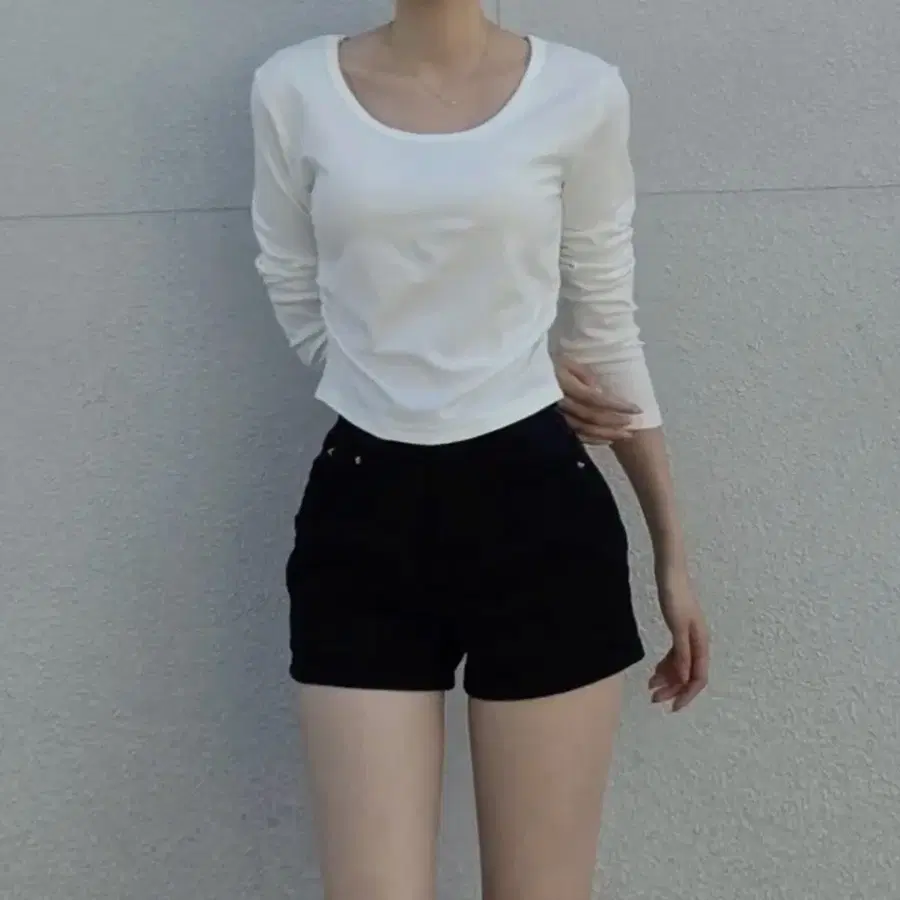 에이블리 팔뚝커버 옆셔링 U넥 긴팔티셔츠(새상품)(포장지그대로)