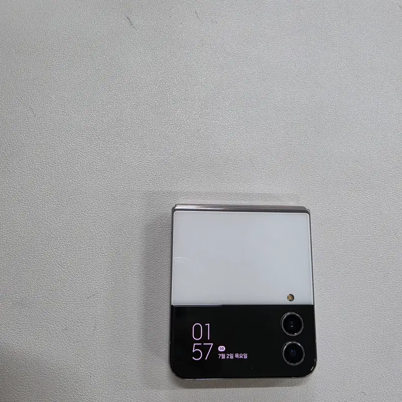 갤럭시 Z플립4화이트 무잔상 정상공기기 중고폰