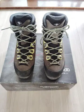 LOWA 등산화 여성용