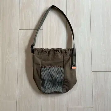 Hender Scheme functional bucket bag