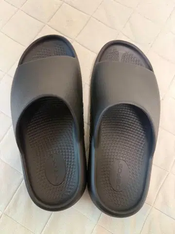 oofos OOahh+ 28cm 리커버리 샌들