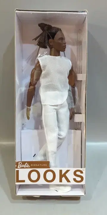 마텔 Barbie Signature Barbie Looks MODEL #4 GXL14