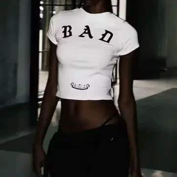 미사용 새상품 badblood T셔츠 숏 기장 상의 화이트 S사이즈