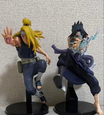 NARUTO 피규어 2개 세트 데이다라 사스케