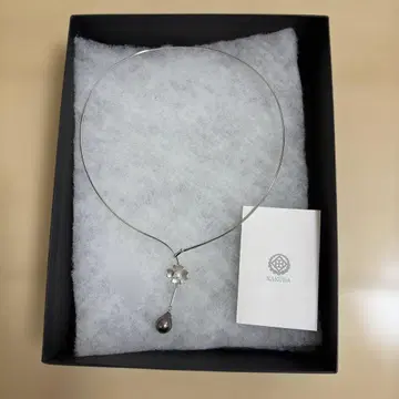 그린 계열 검은 나비 조개 초커? 목에서 착용 및 탈의 간편!