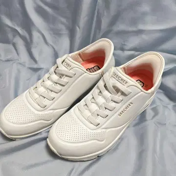 SKECHERS Slip-ins 화이트 스니커즈 24.5cm