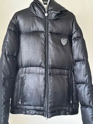 EA7 Emporio Armani 다운 자켓 블랙