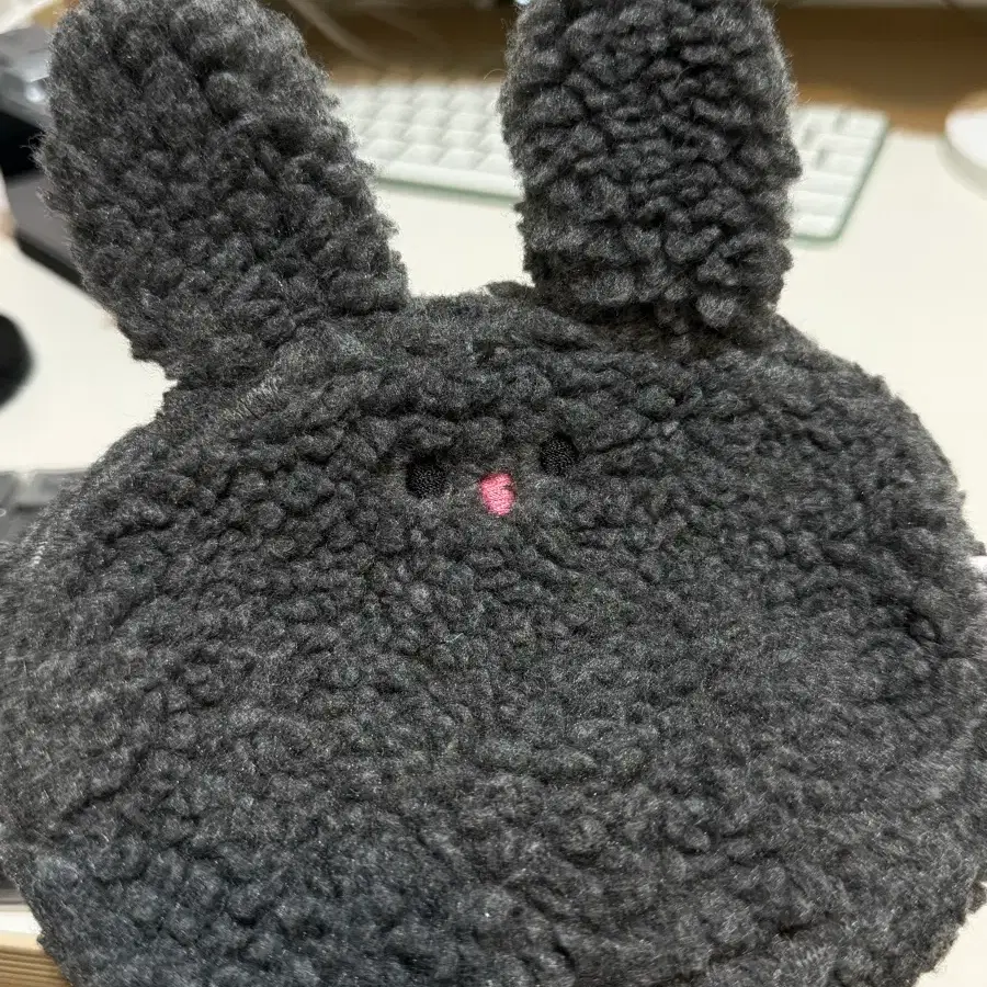 올리베 흑토끼 파우치