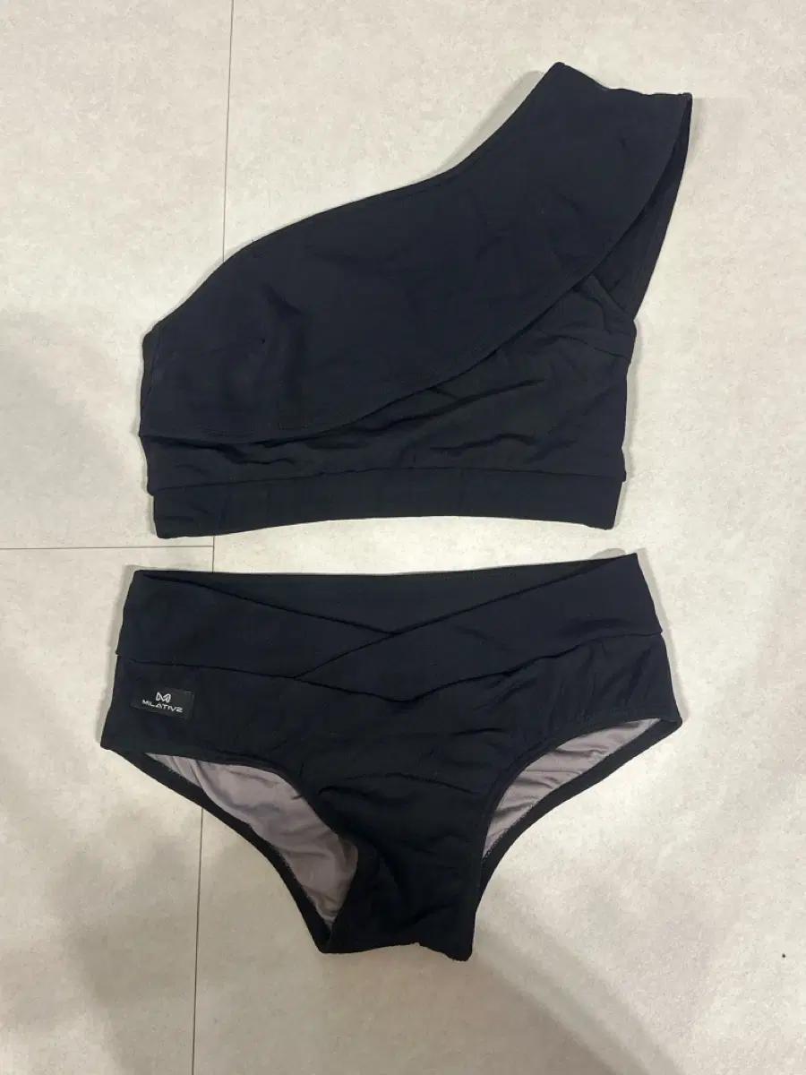 밀라티브 폴웨어 뮤즈 세트 블랙