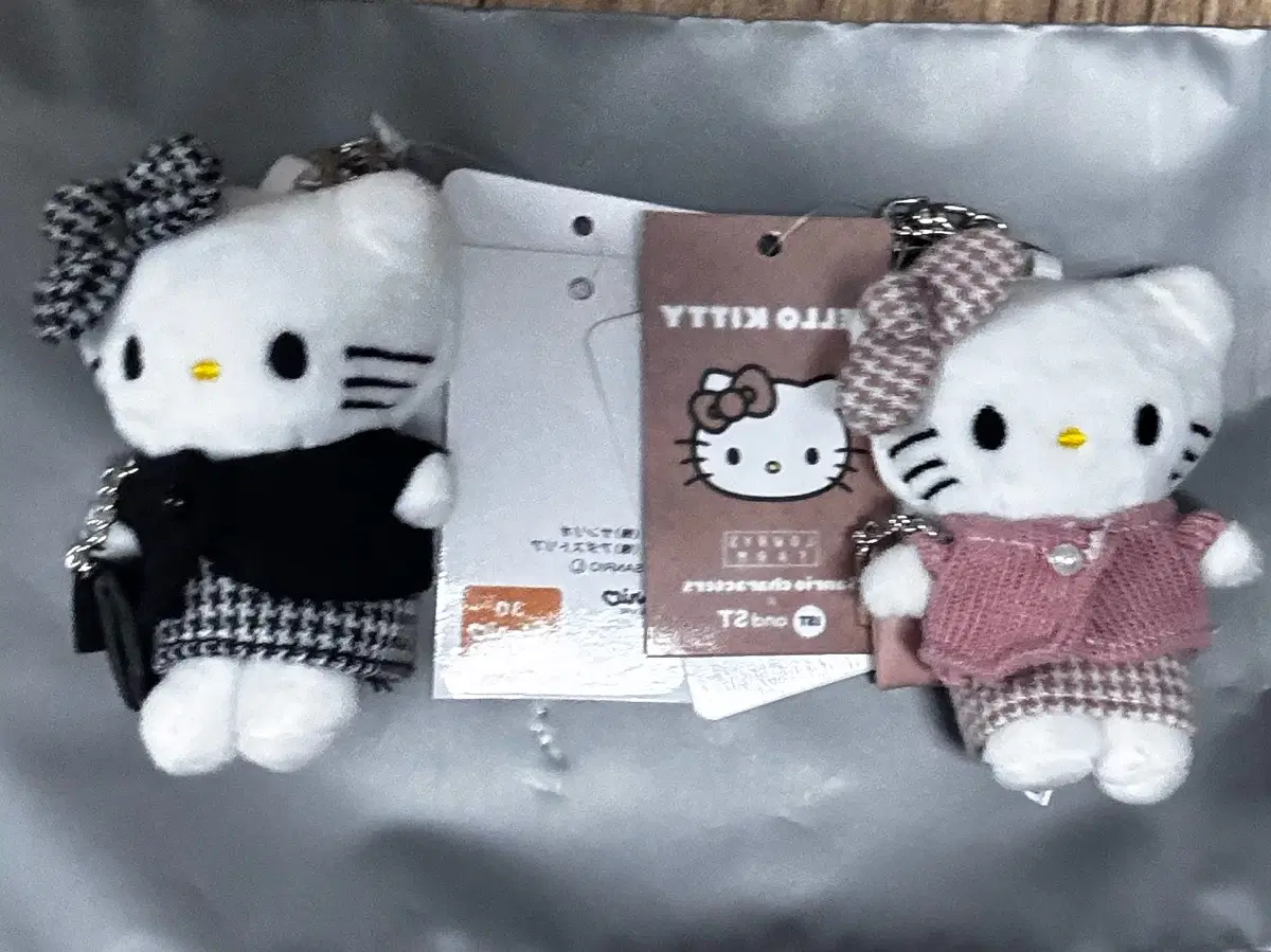 헬로키티 인형 키링 2종