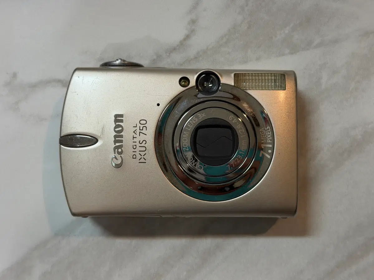 [아일릿원희 디카] 익서스750 / 익시700