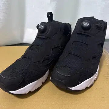 Reebok InstaPump Fury 블랙
