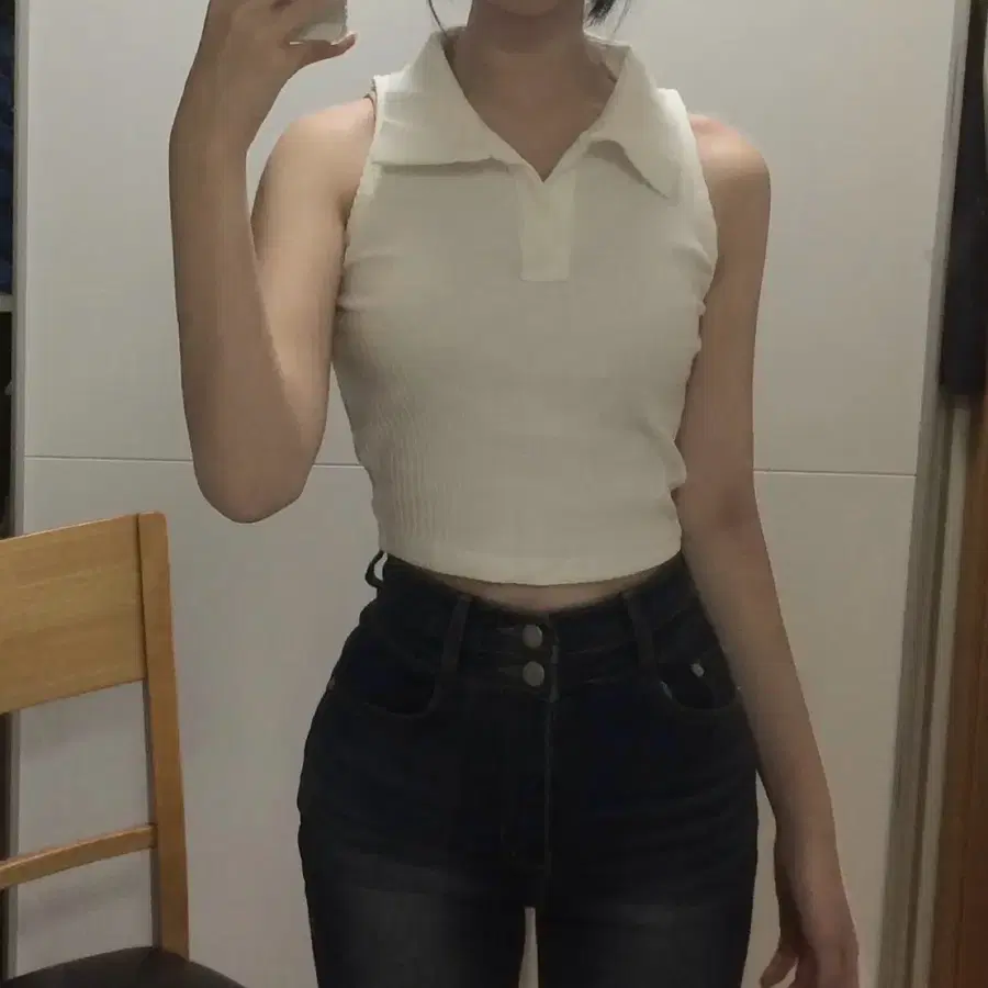화이트 카라 나시 탑