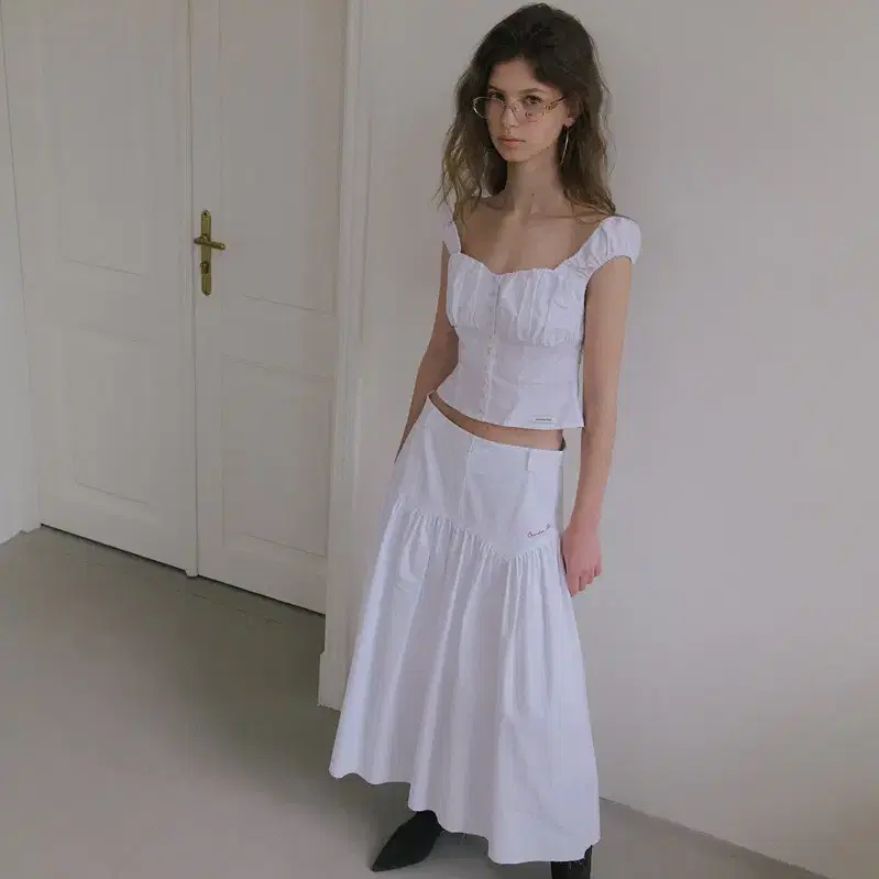 (가격내림)오버듀플레어 GRUNGE YOKE GATHER LONG SKIRT WHITE S