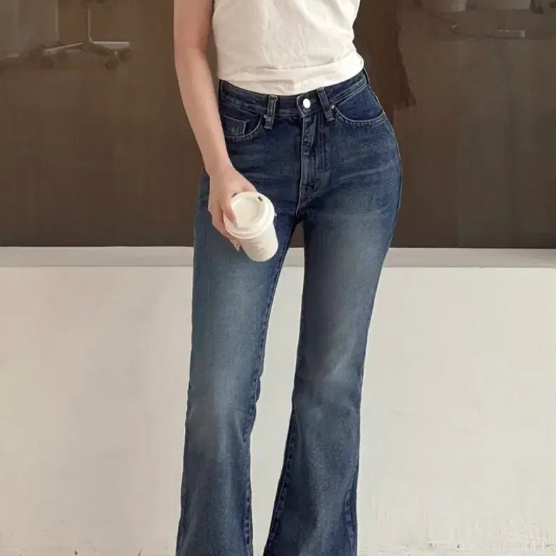 슬로우앤드 세미부츠컷 데님팬츠