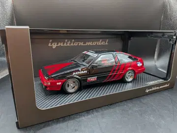 ignition model 1/18 Toyota Sprinter Trueno 3Dr GT Apex (AE86) Black/Red IG3284
