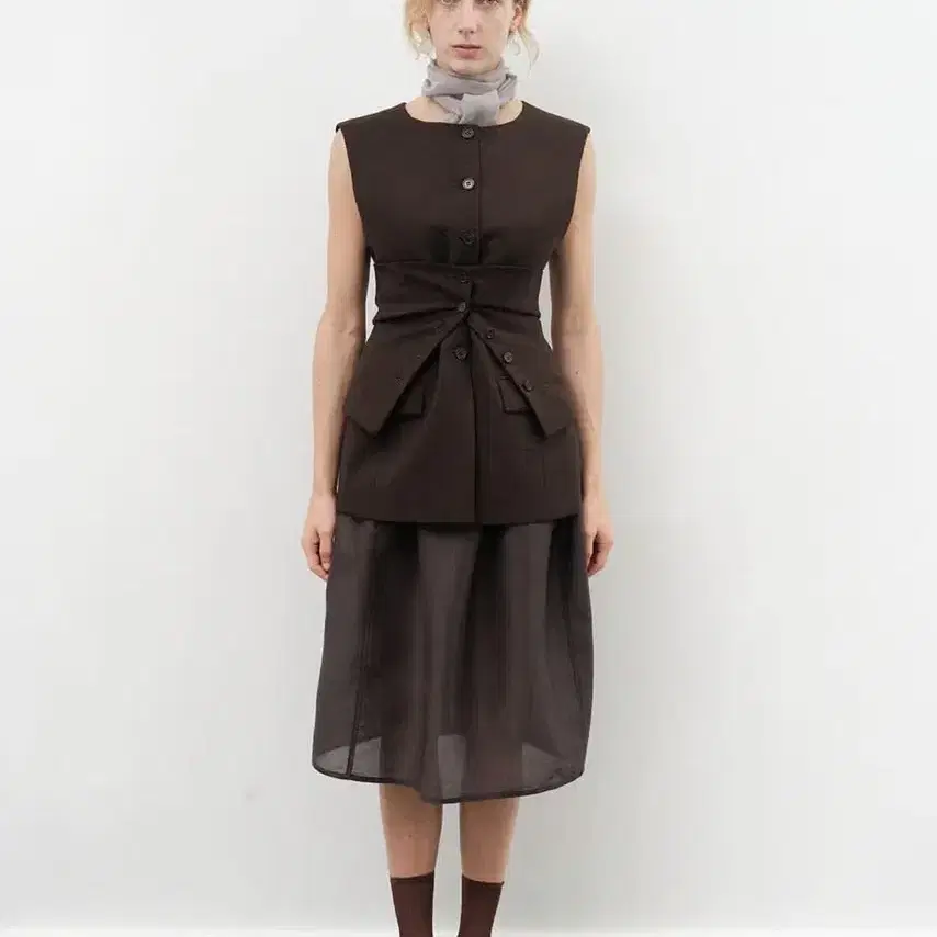 아모멘토 oversized button up vest, brown