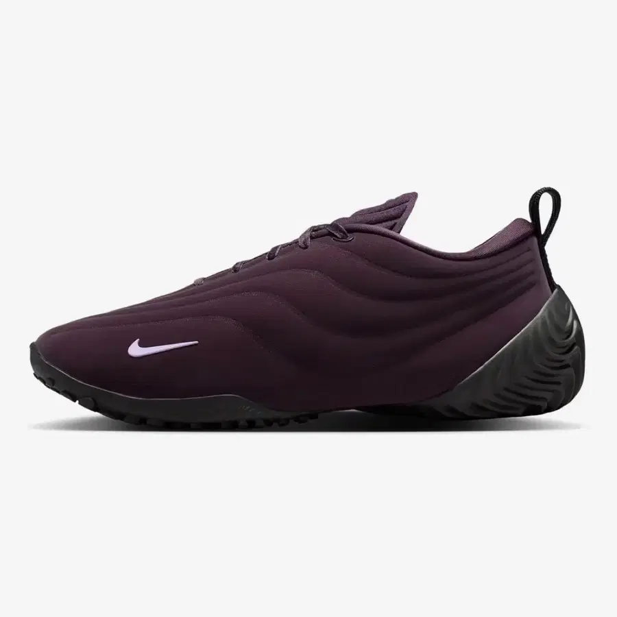 NIKE 아스트라 울트라 버건디 크러쉬 검 라이트 브라운