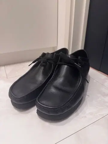 클락스 왈라비 블랙 가죽