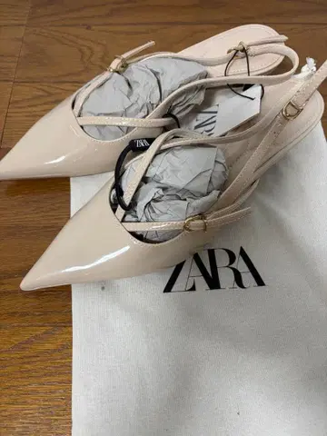 ZARA 에나멜 슬링백 키튼 힐 슈즈