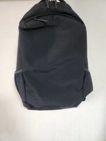 유니클로 유틸리티 백팩 블랙