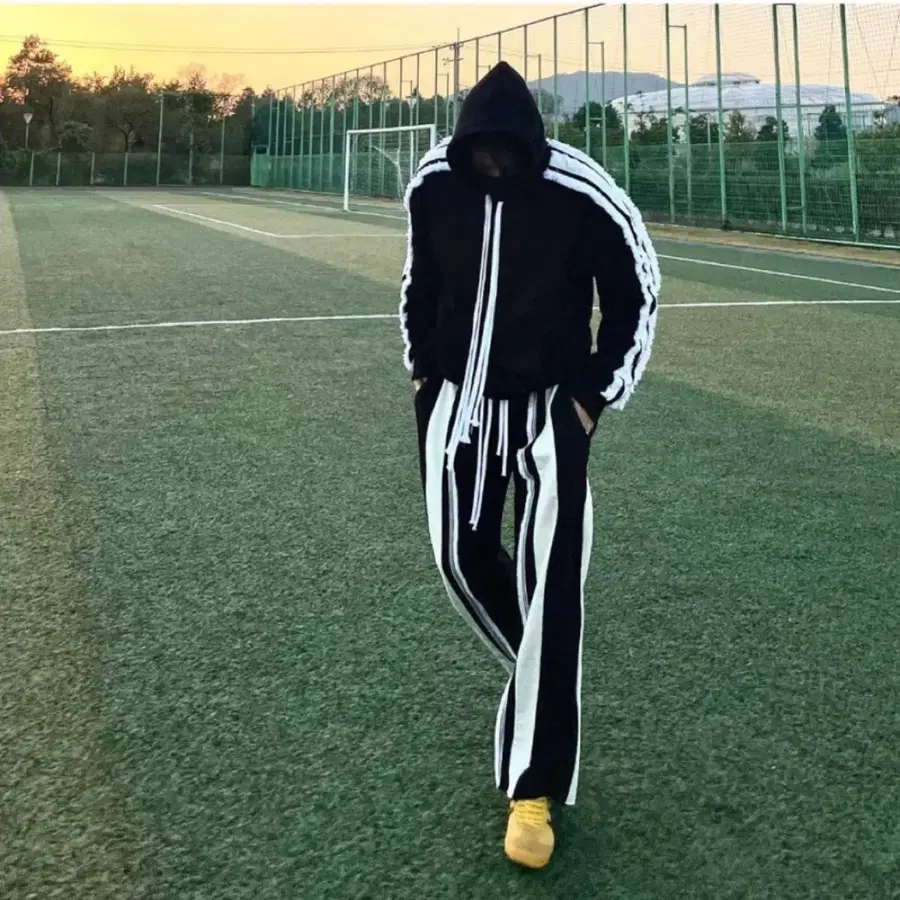 남녀공용투톤 삼선 라인태슬 트레이닝 팬츠