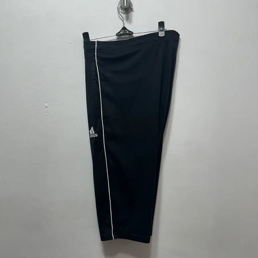 아디다스 트레이닝 칠부 바지 블랙 M