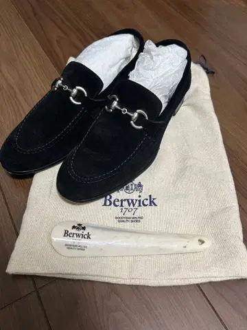 Berwick 비트 로퍼 스웨이드 블랙