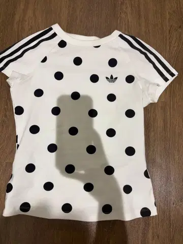 adidas Originals 반팔 T셔츠 도트 무늬