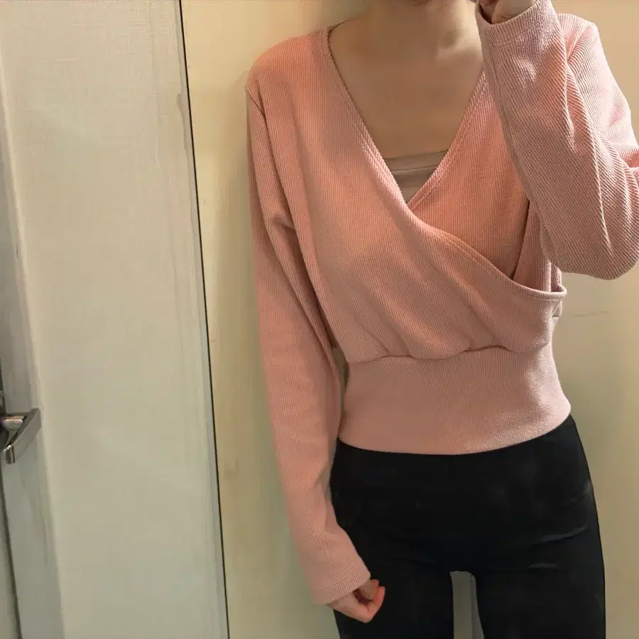 딥브이넥 랩 맨투맨 순느 유어로즈 잔느 히니크 히프나틱 에이블리 프롬데이원