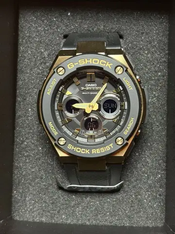 미사용에 가까운 CASIO G-SHOCK GST-W300G-1A9JF