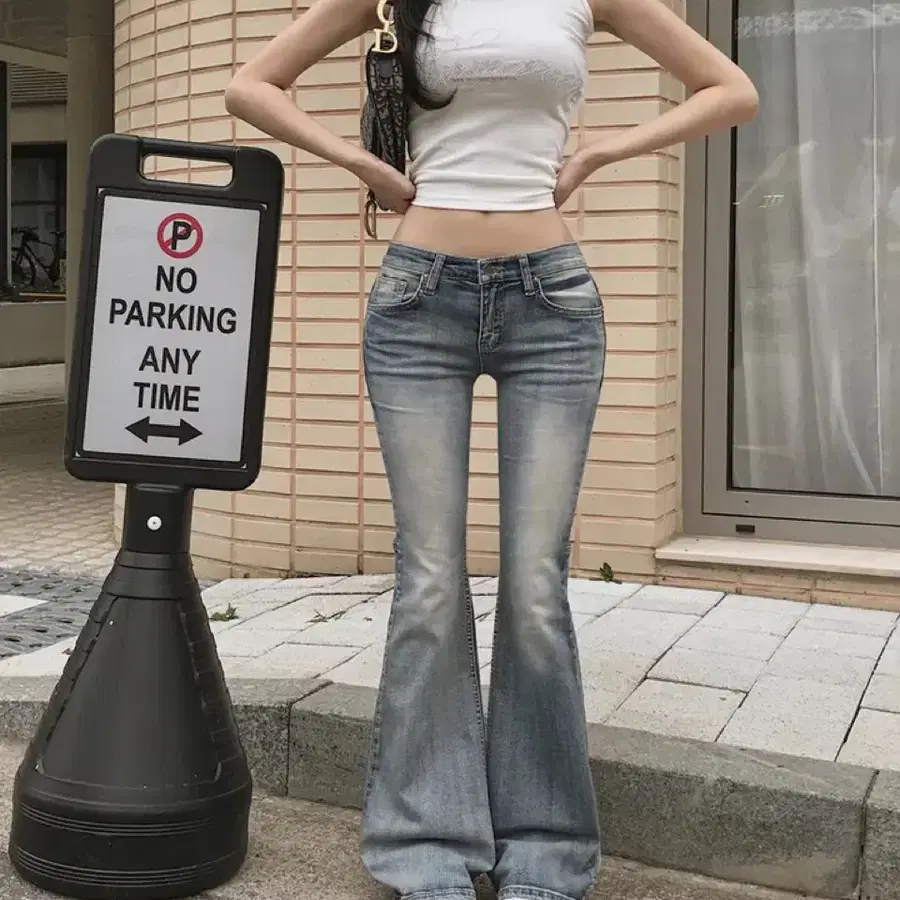 로우라이즈 부츠컷 청바지 워싱 데님