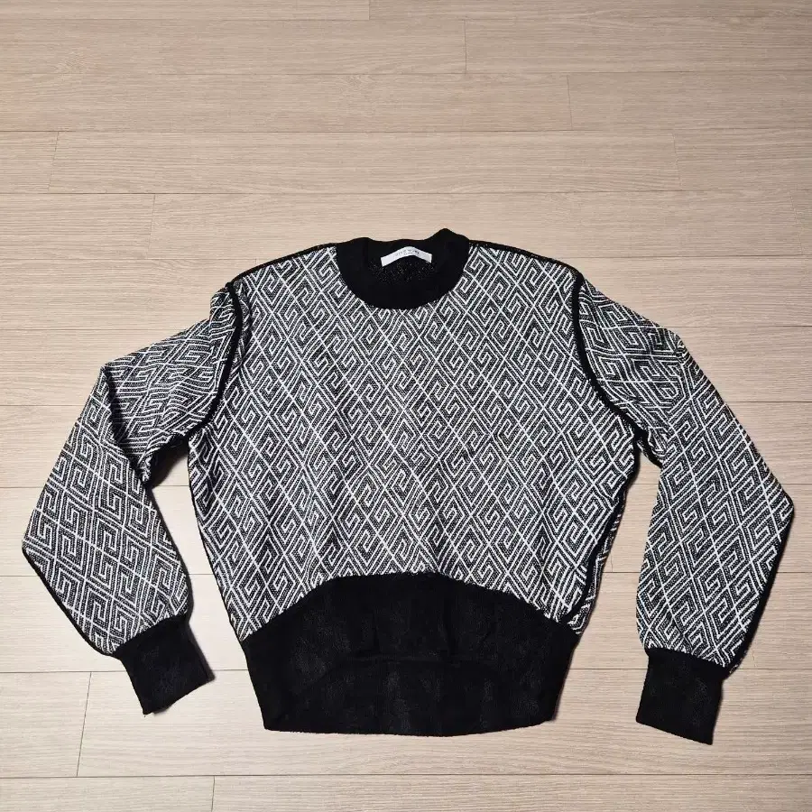 [S] 지방시 자카드 크롭 스웨터 Givenchy