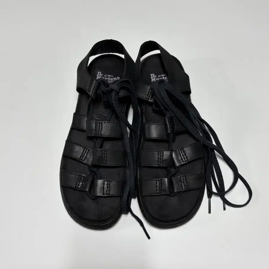 닥터마틴(Dr. Martens) 크리스티나 블랙 샌들