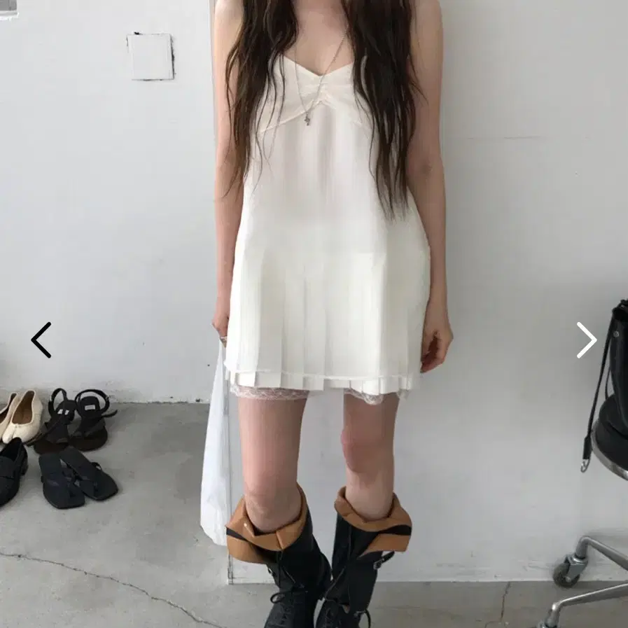 누즈 nuese 샐리 플리츠 원피스 아이보리