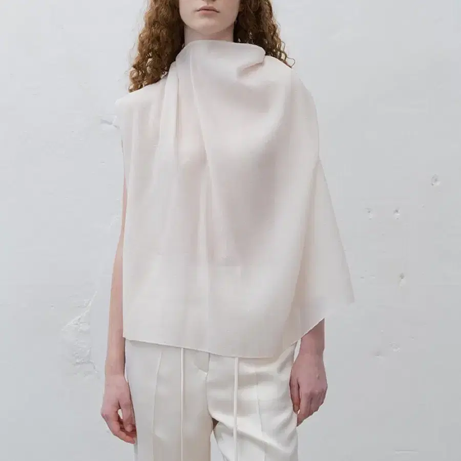 Le917 one shawl sleeve top 초기 버전 화이트