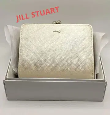 미사용 새상품 JILL STUART 접이식 지갑 플라티나 가죽