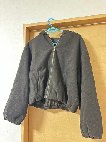 ZARA 후드 부착 숏 기장 집업 자켓 다크 그레이