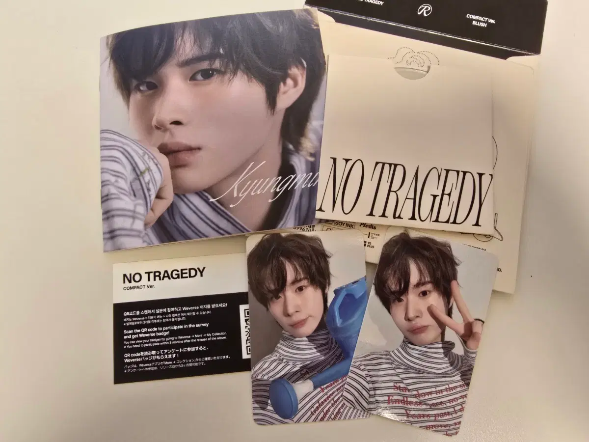 투어스 경민 NO TRAGEDY COMPACT Ver. 블러쉬