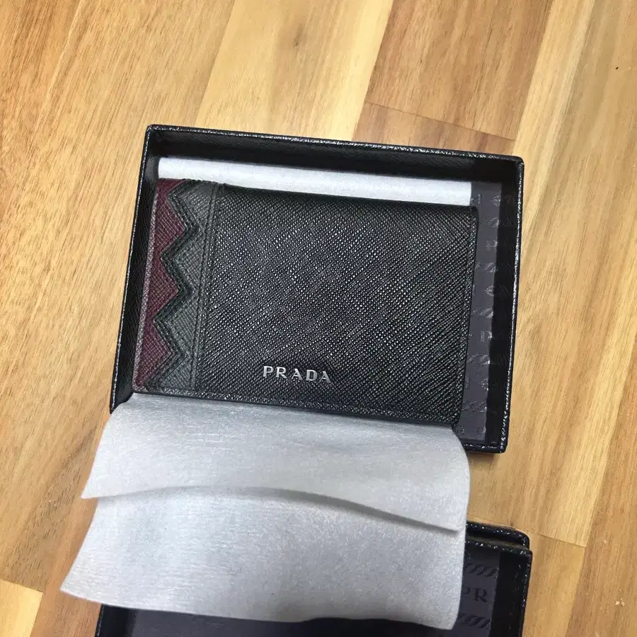 17fw 프라디 사피아노 카드지갑