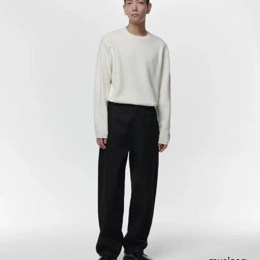 무탠다드 트위스트 세미 벌룬 데님 28