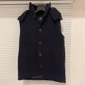 BEAMS HEART 다운 베스트 네이비 후드 부착