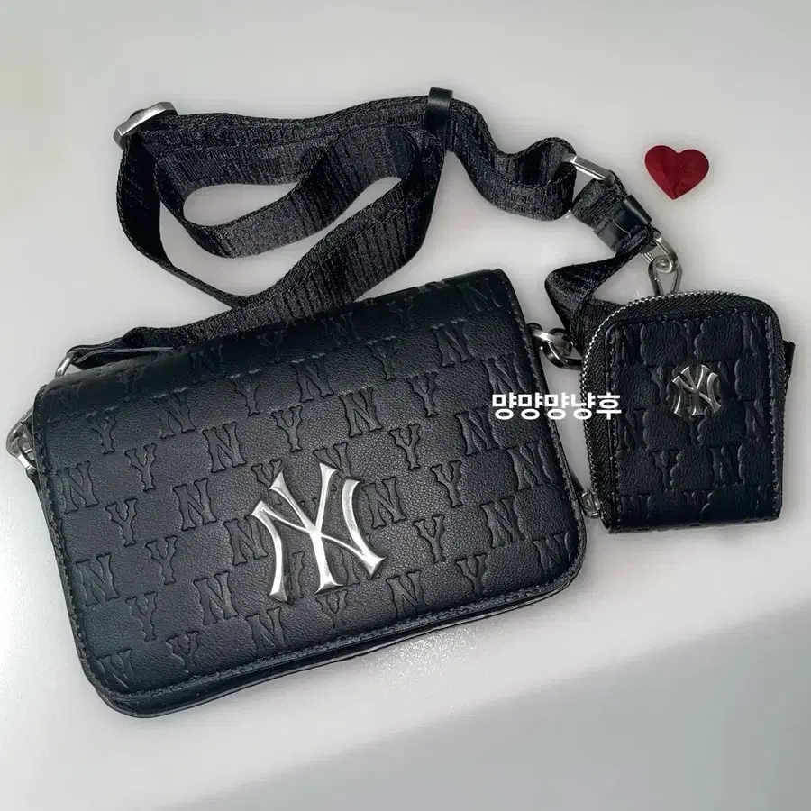 *새상품* MLB 엠엘비 모노그램후디백 NY 블랙/ 크로스 미니백