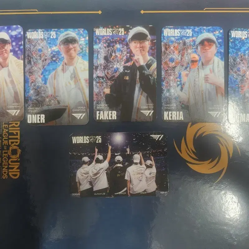 25월즈 우승 기념 T1 (도란,오너,페이커,구마유시,케리아) 포토카드 세트
