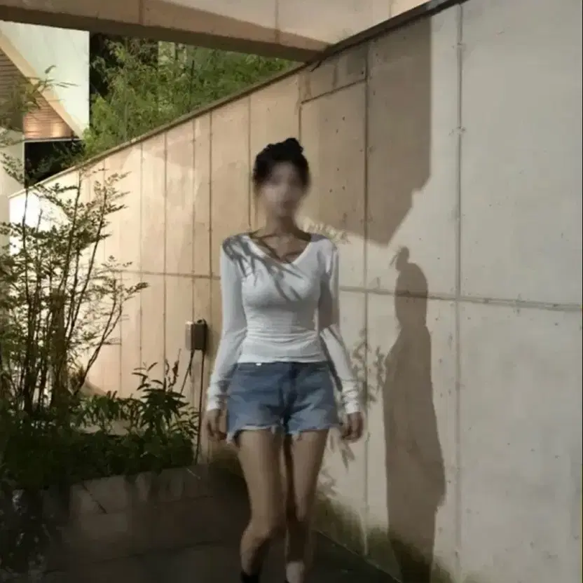 포엘 화이트 모달 브이넥 티(modal Vneck t)