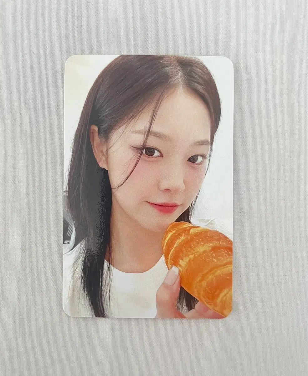 이달의소녀 루셈블 김현진 루셈블 응원봉 크루아상 포카