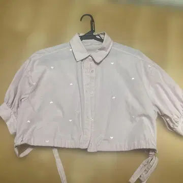 하트 자수 반팔 셔츠 블라우스